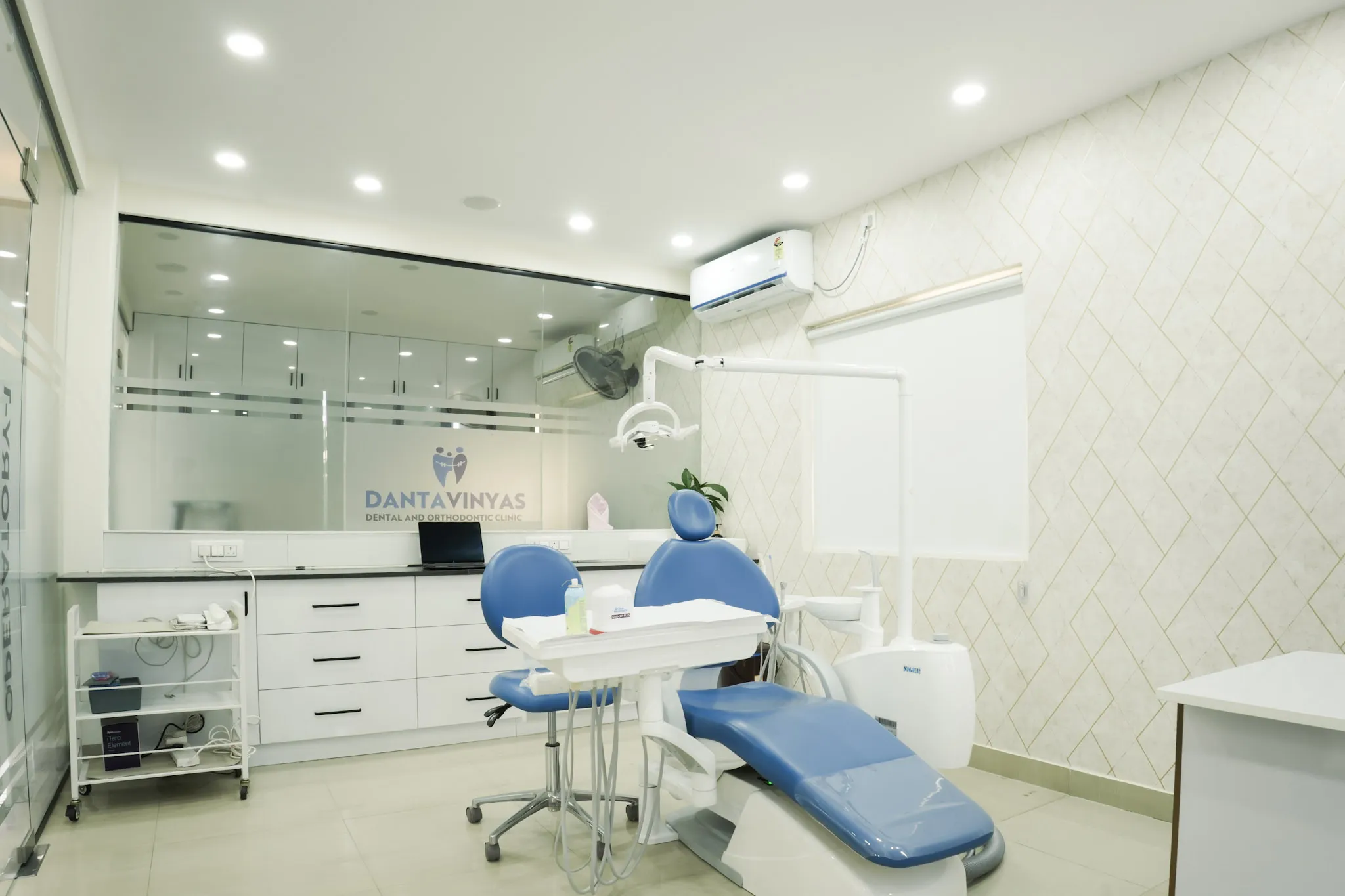 Dental clinic Sahakar Nagar Bangalore treatment room and chair setup
